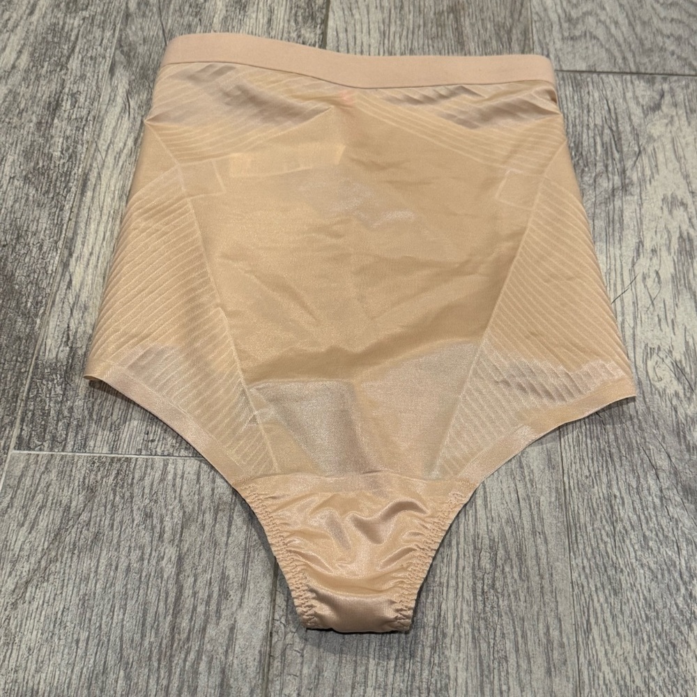 NWOT SPANX nude Thinstincts 2.0 High-Waist Shaping Thong - Picture 4 of 7